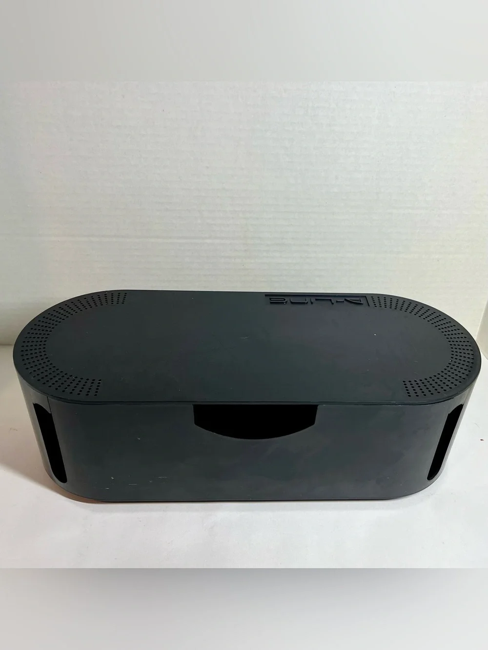 Large Black Computer/Phone/TV Cable Management Box Organizer (Mint)